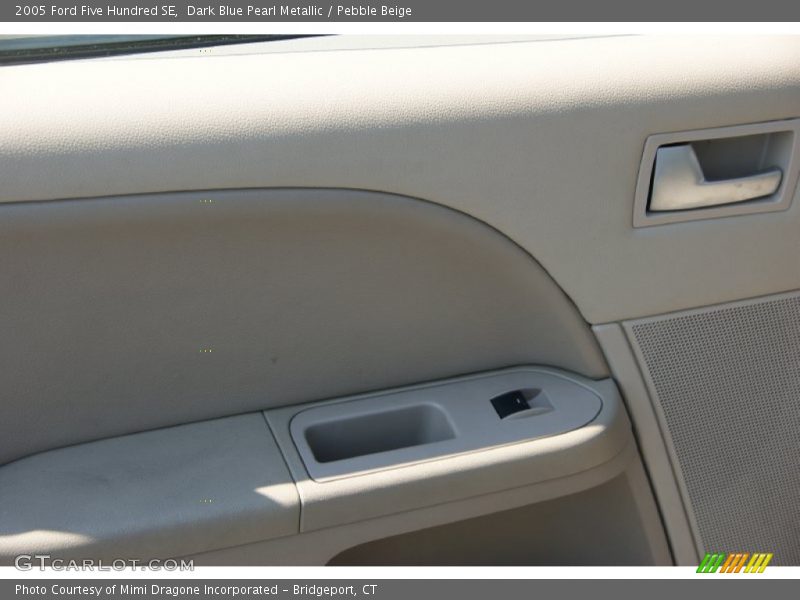 Dark Blue Pearl Metallic / Pebble Beige 2005 Ford Five Hundred SE