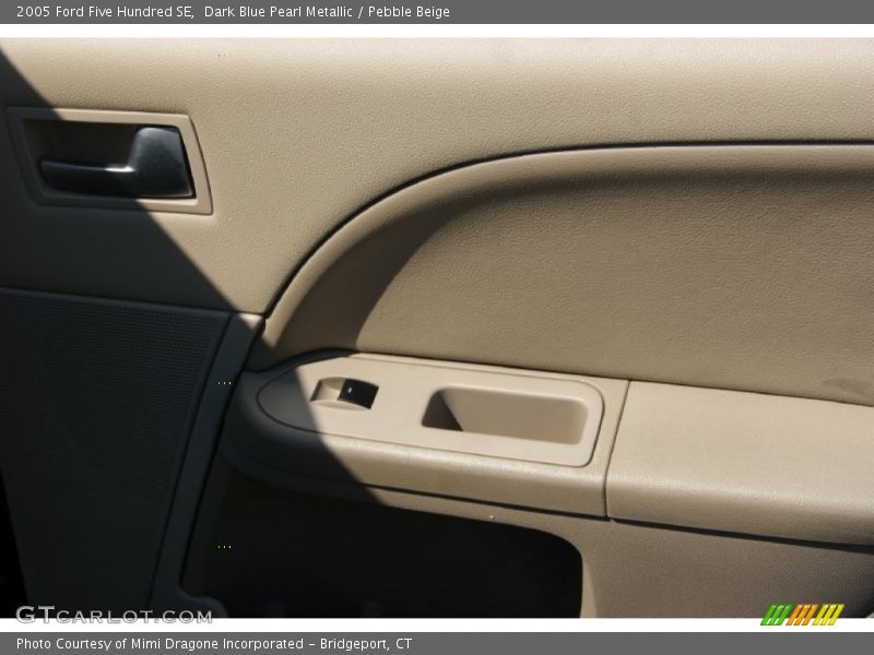 Dark Blue Pearl Metallic / Pebble Beige 2005 Ford Five Hundred SE