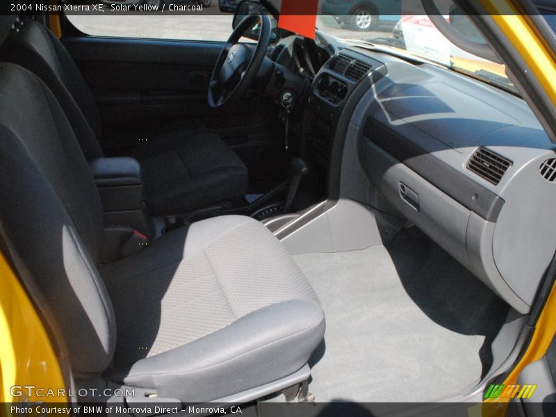 Solar Yellow / Charcoal 2004 Nissan Xterra XE