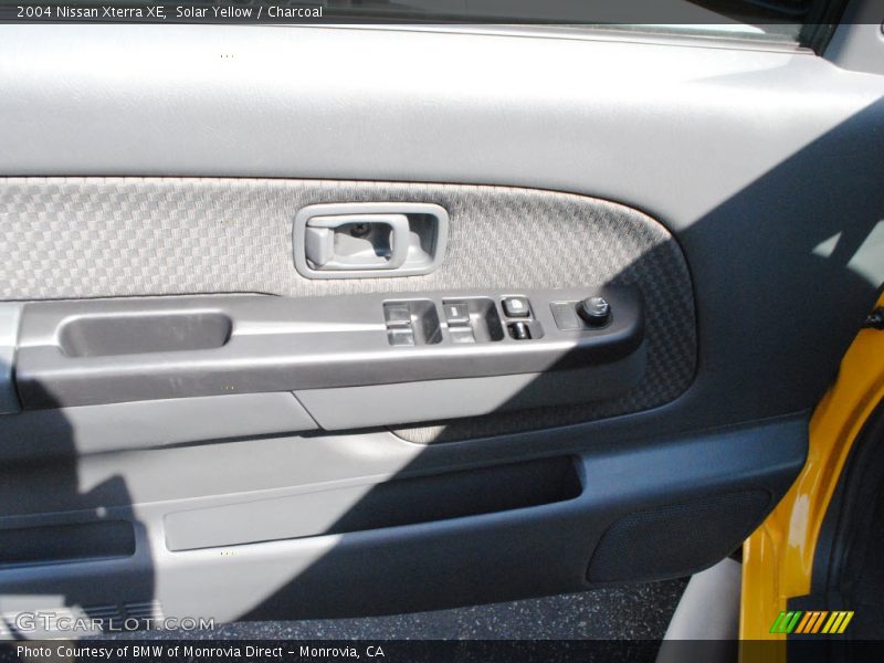 Solar Yellow / Charcoal 2004 Nissan Xterra XE