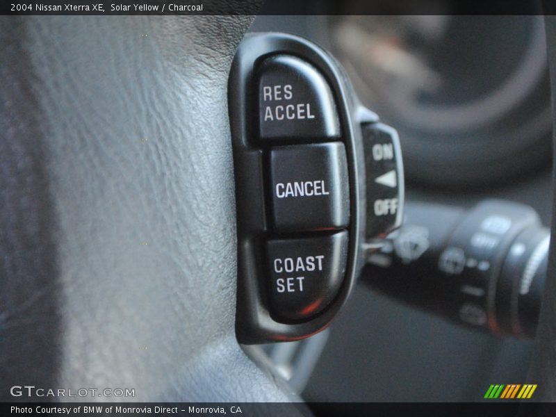 Solar Yellow / Charcoal 2004 Nissan Xterra XE