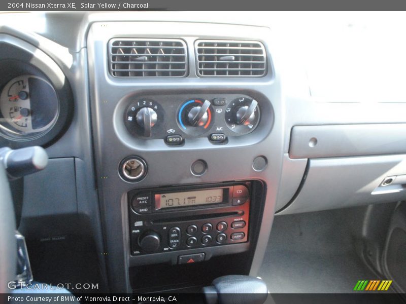 Solar Yellow / Charcoal 2004 Nissan Xterra XE