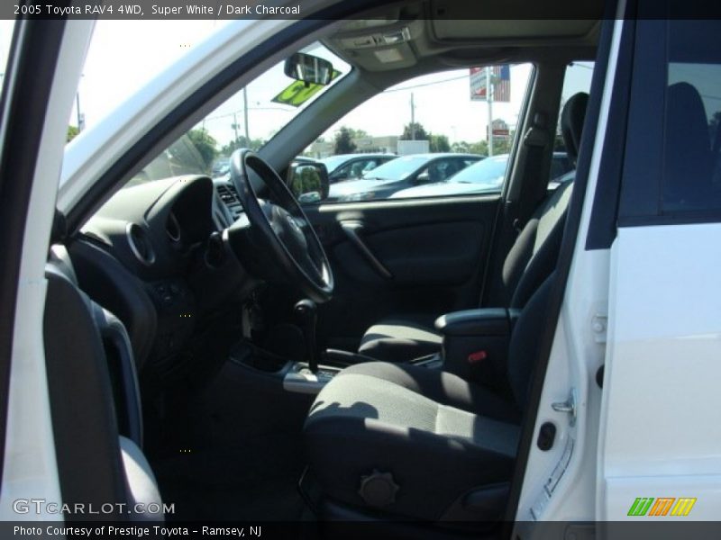 Super White / Dark Charcoal 2005 Toyota RAV4 4WD