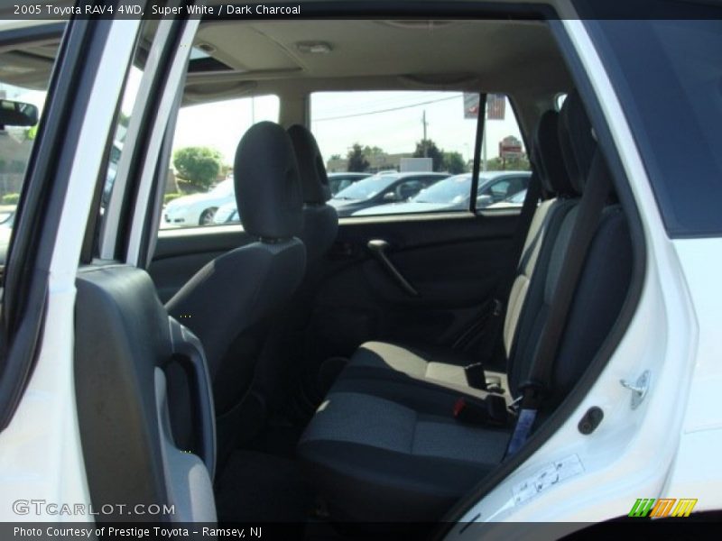 Super White / Dark Charcoal 2005 Toyota RAV4 4WD