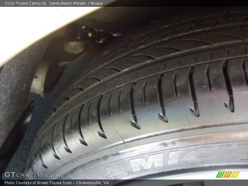 Sandy Beach Metallic / Bisque 2010 Toyota Camry LE