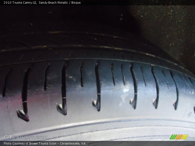 Sandy Beach Metallic / Bisque 2010 Toyota Camry LE
