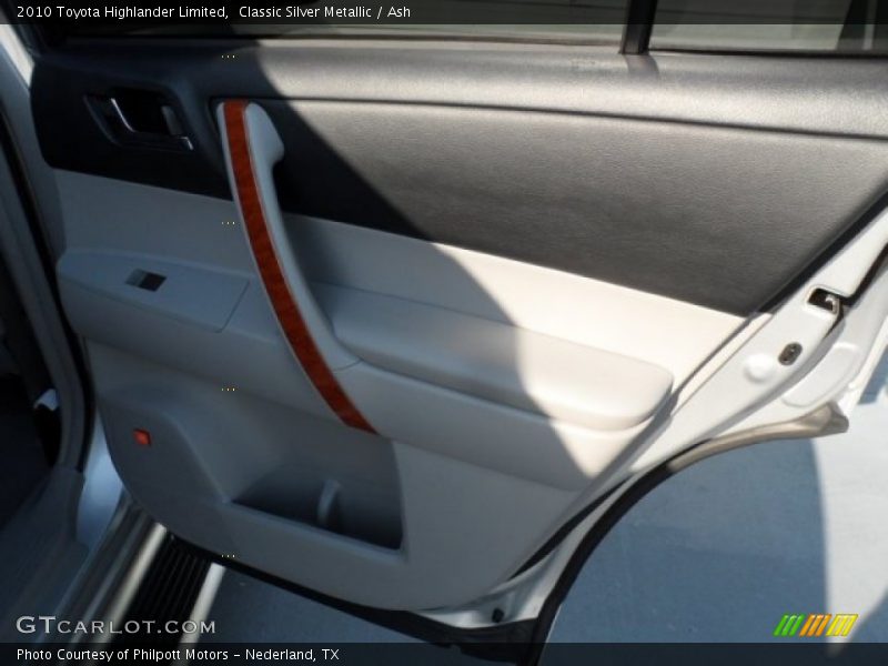 Classic Silver Metallic / Ash 2010 Toyota Highlander Limited