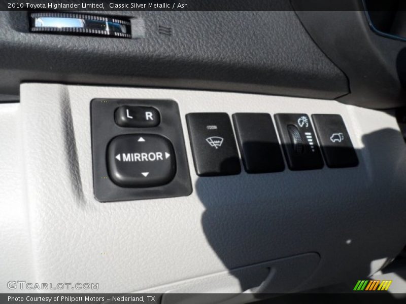 Classic Silver Metallic / Ash 2010 Toyota Highlander Limited