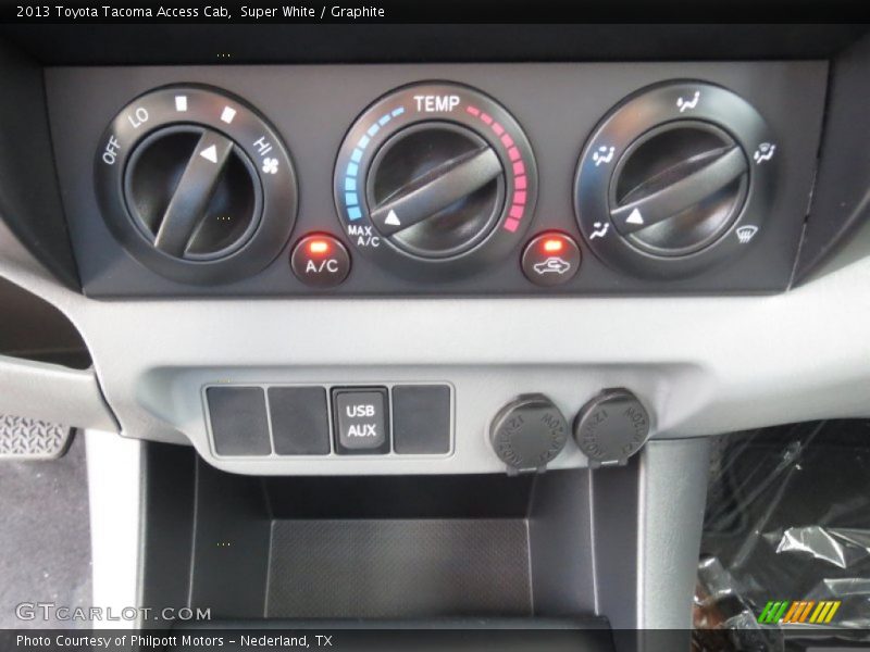 Controls of 2013 Tacoma Access Cab