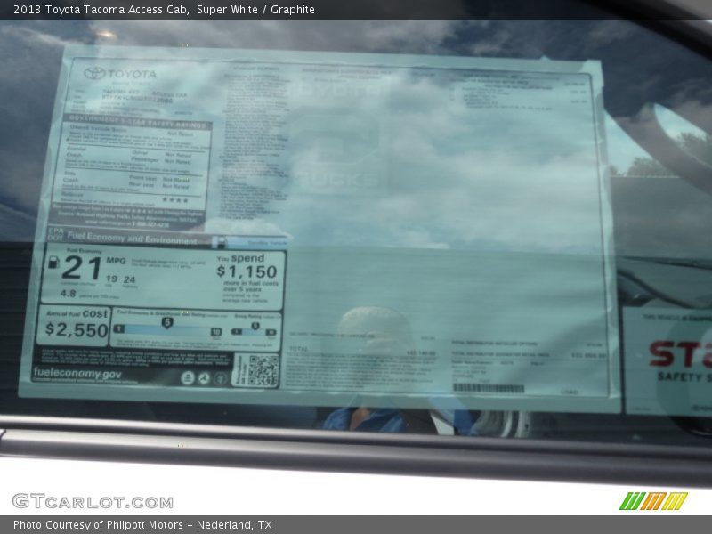 Super White / Graphite 2013 Toyota Tacoma Access Cab