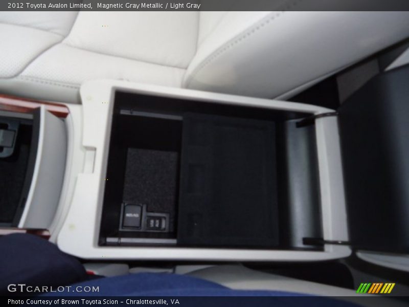 Magnetic Gray Metallic / Light Gray 2012 Toyota Avalon Limited