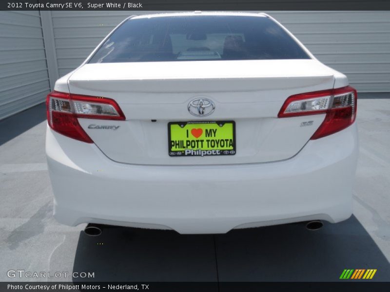 Super White / Black 2012 Toyota Camry SE V6