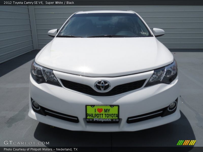 Super White / Black 2012 Toyota Camry SE V6