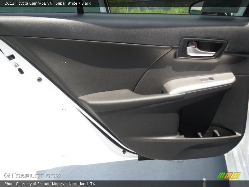 Super White / Black 2012 Toyota Camry SE V6