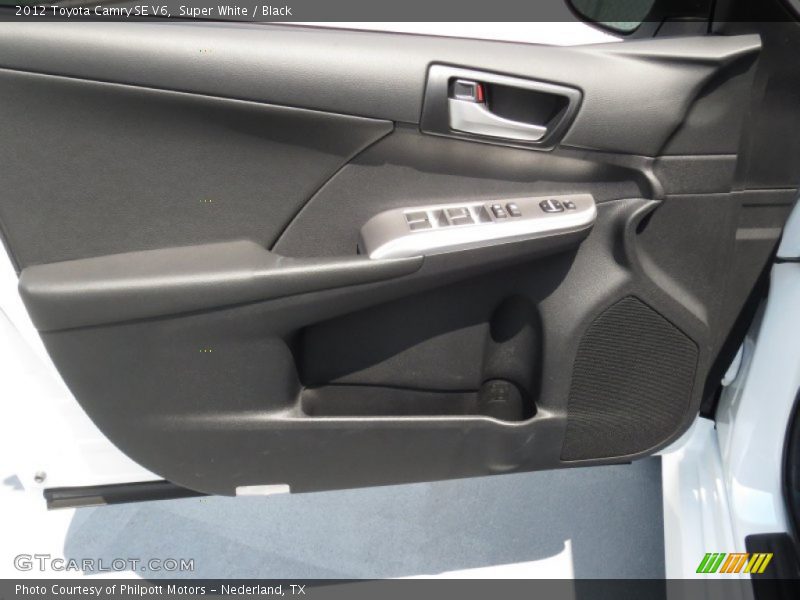 Super White / Black 2012 Toyota Camry SE V6