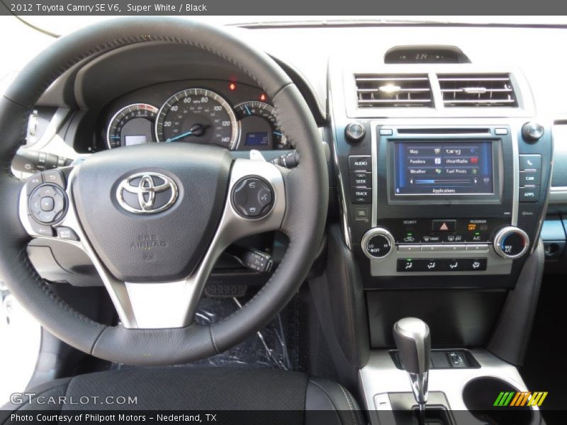 Super White / Black 2012 Toyota Camry SE V6