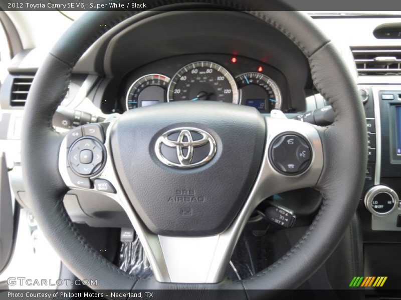 Super White / Black 2012 Toyota Camry SE V6