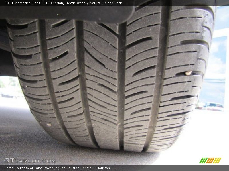 Arctic White / Natural Beige/Black 2011 Mercedes-Benz E 350 Sedan