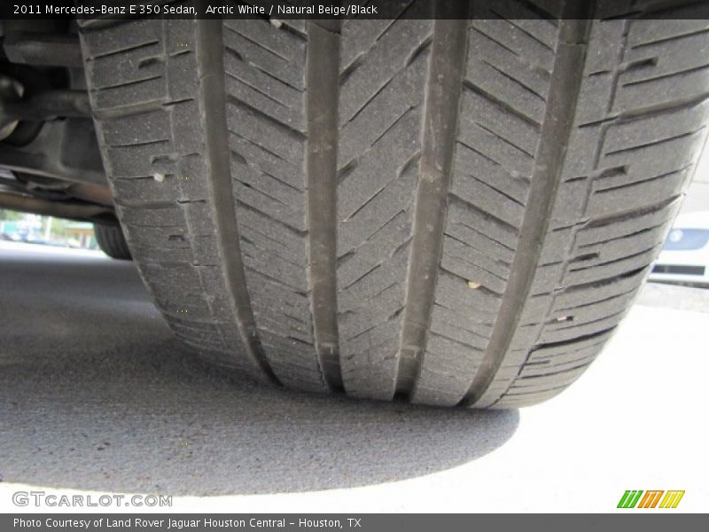 Arctic White / Natural Beige/Black 2011 Mercedes-Benz E 350 Sedan