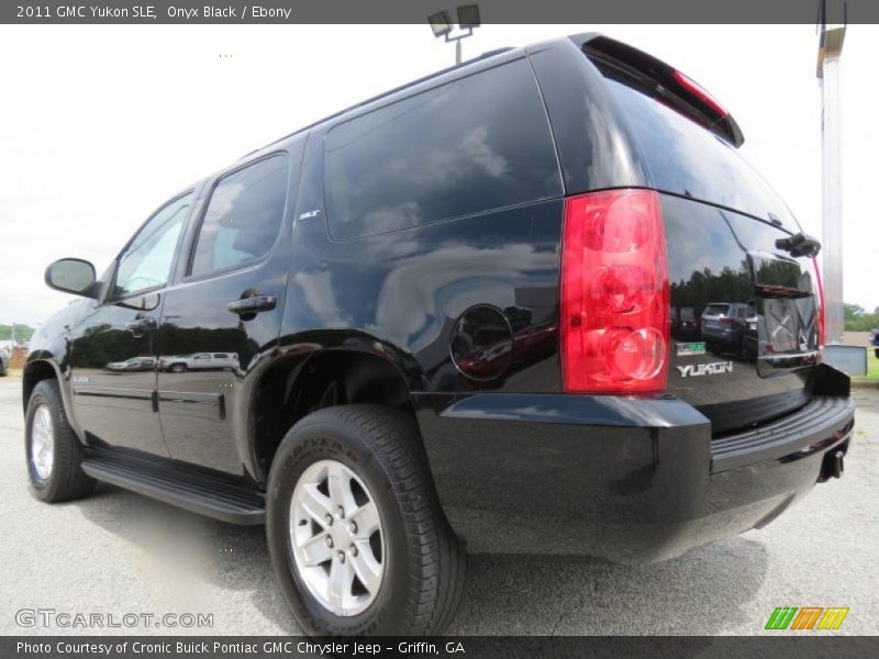 Onyx Black / Ebony 2011 GMC Yukon SLE