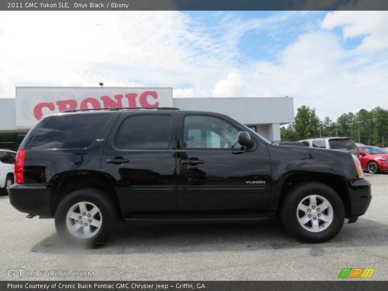 Onyx Black / Ebony 2011 GMC Yukon SLE