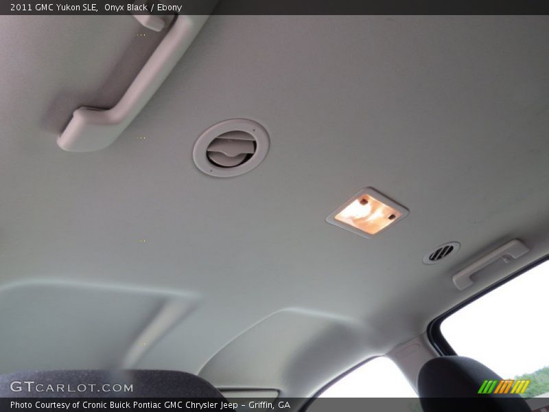 Onyx Black / Ebony 2011 GMC Yukon SLE