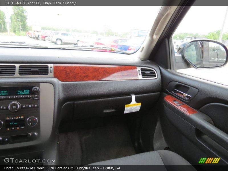 Onyx Black / Ebony 2011 GMC Yukon SLE