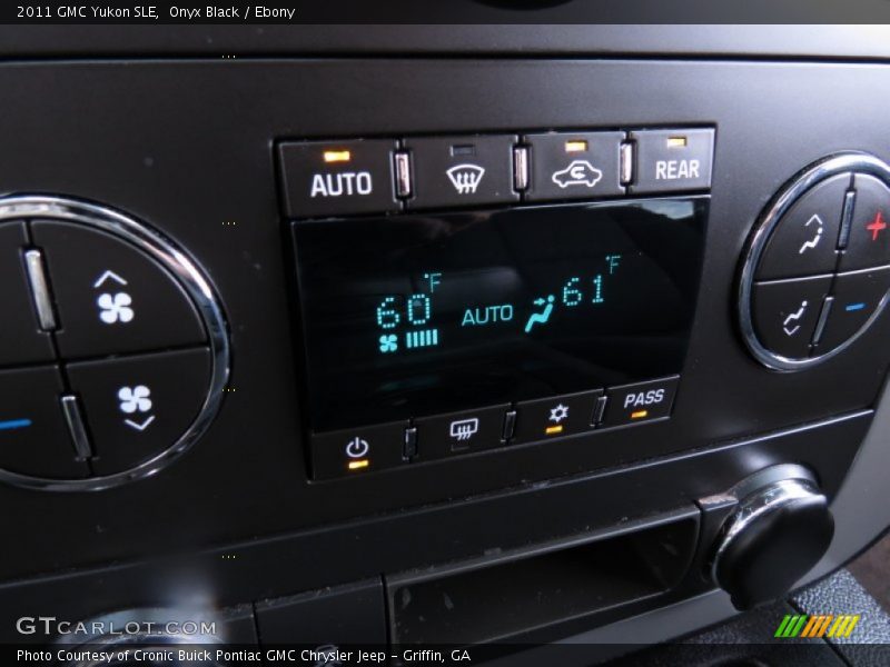 Onyx Black / Ebony 2011 GMC Yukon SLE