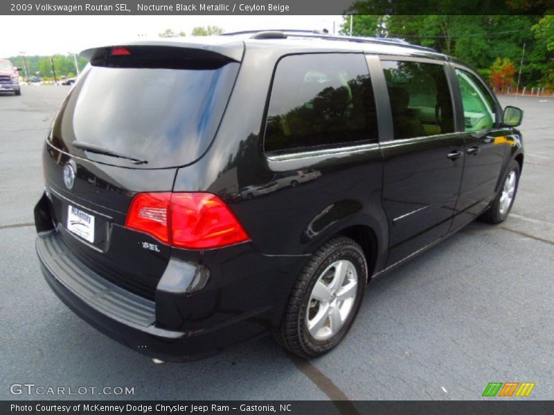Nocturne Black Metallic / Ceylon Beige 2009 Volkswagen Routan SEL
