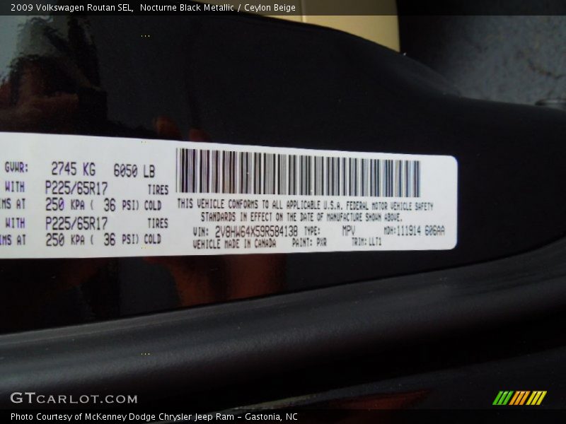 Nocturne Black Metallic / Ceylon Beige 2009 Volkswagen Routan SEL