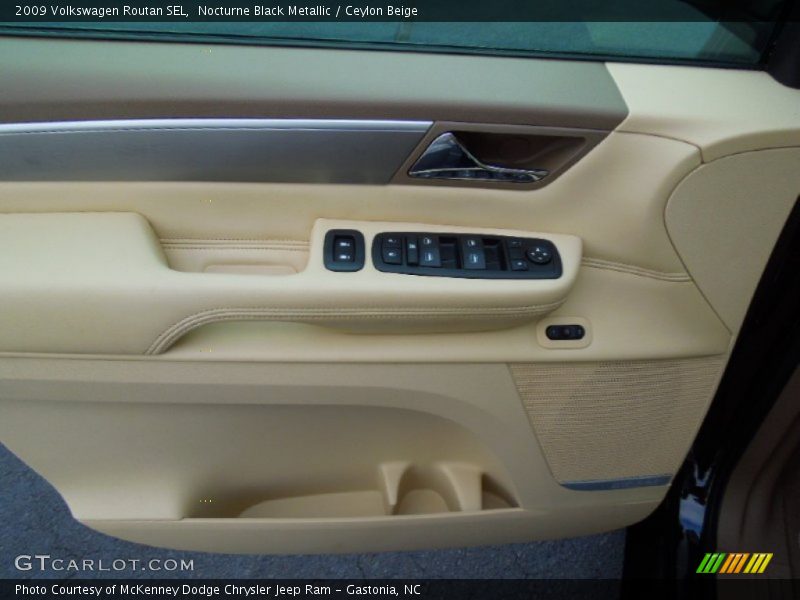 Nocturne Black Metallic / Ceylon Beige 2009 Volkswagen Routan SEL