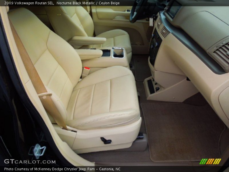 Nocturne Black Metallic / Ceylon Beige 2009 Volkswagen Routan SEL