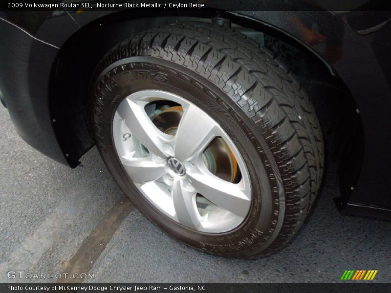 Nocturne Black Metallic / Ceylon Beige 2009 Volkswagen Routan SEL