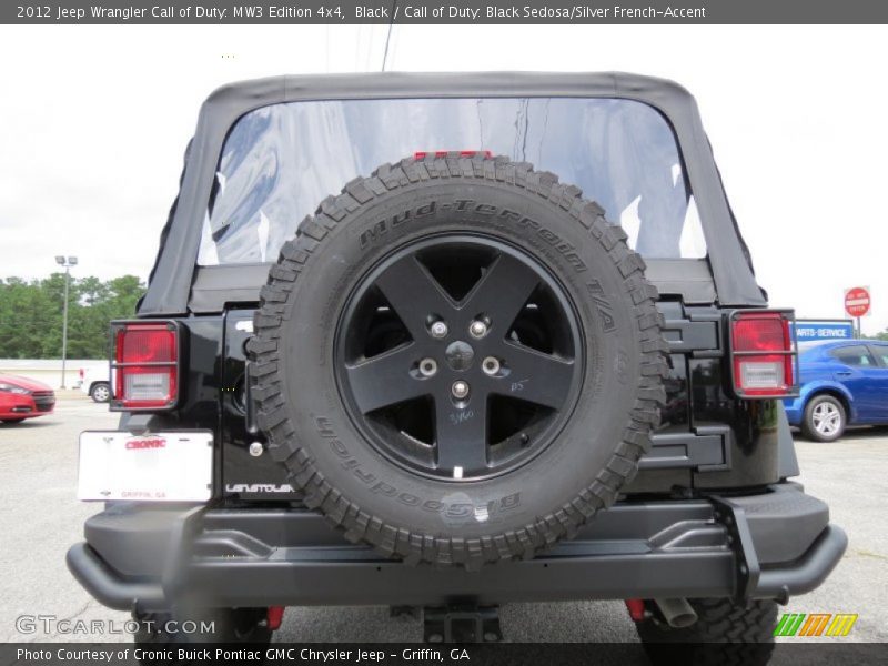 Black / Call of Duty: Black Sedosa/Silver French-Accent 2012 Jeep Wrangler Call of Duty: MW3 Edition 4x4