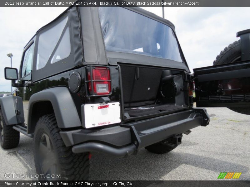 Black / Call of Duty: Black Sedosa/Silver French-Accent 2012 Jeep Wrangler Call of Duty: MW3 Edition 4x4