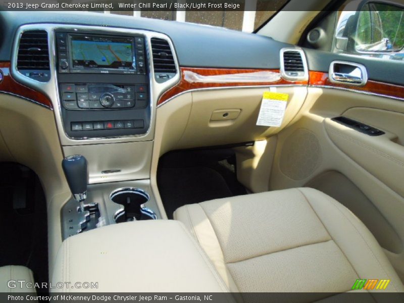 Dashboard of 2013 Grand Cherokee Limited