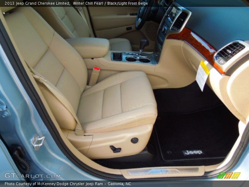 Front Seat of 2013 Grand Cherokee Limited