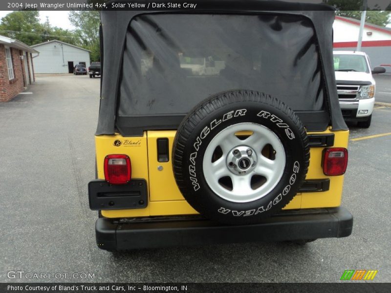 Solar Yellow / Dark Slate Gray 2004 Jeep Wrangler Unlimited 4x4