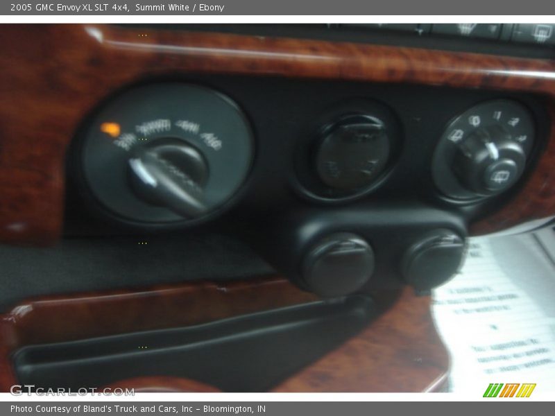 Summit White / Ebony 2005 GMC Envoy XL SLT 4x4