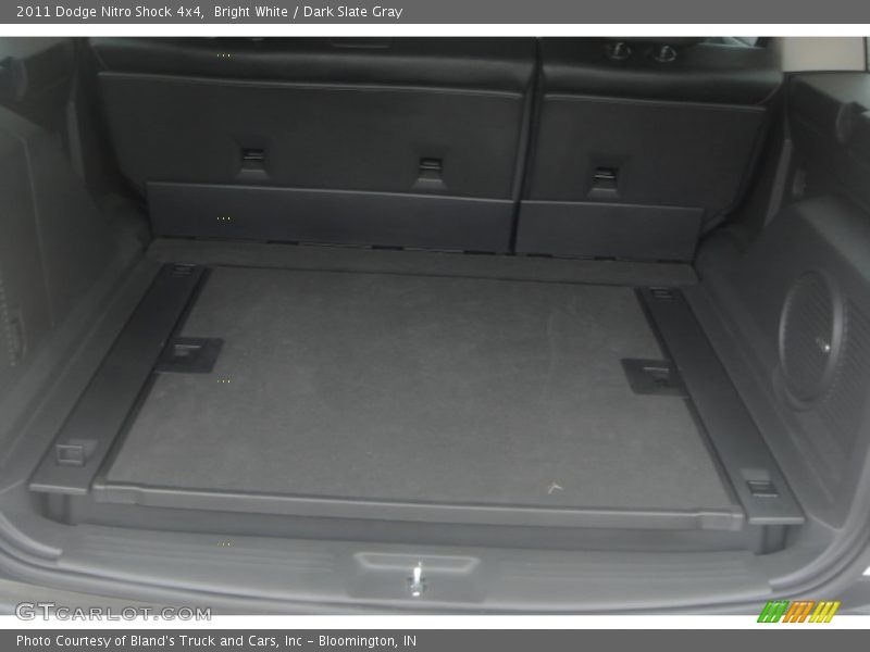 Bright White / Dark Slate Gray 2011 Dodge Nitro Shock 4x4