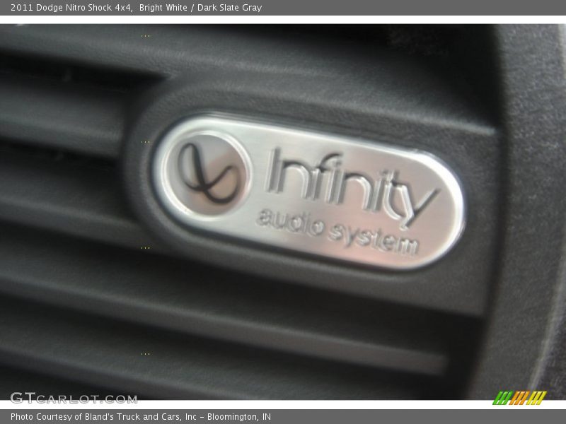 Bright White / Dark Slate Gray 2011 Dodge Nitro Shock 4x4