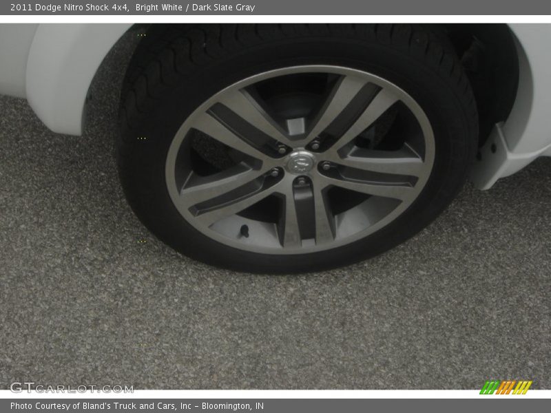 Bright White / Dark Slate Gray 2011 Dodge Nitro Shock 4x4