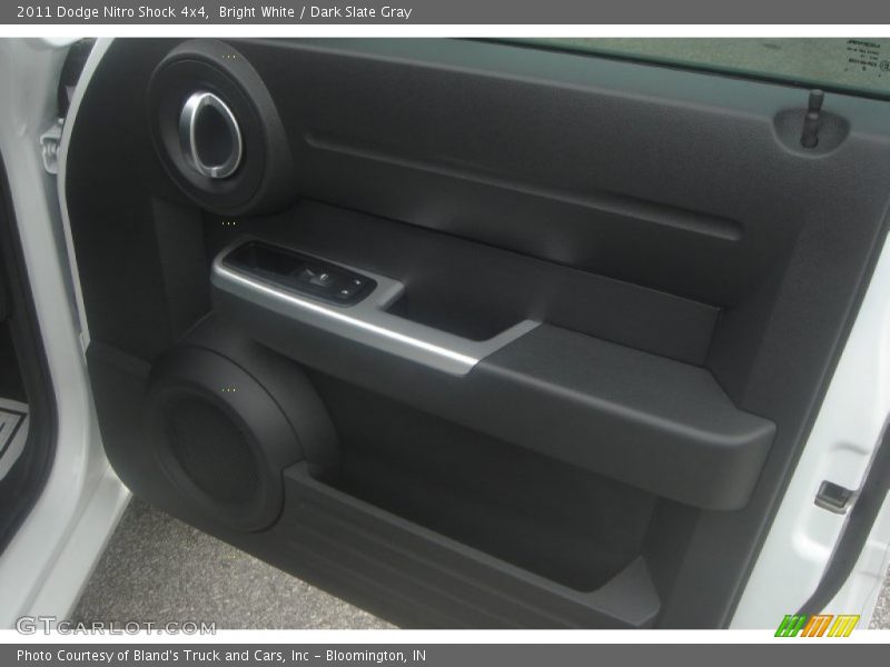 Bright White / Dark Slate Gray 2011 Dodge Nitro Shock 4x4