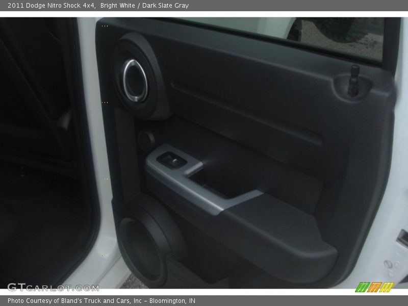 Bright White / Dark Slate Gray 2011 Dodge Nitro Shock 4x4