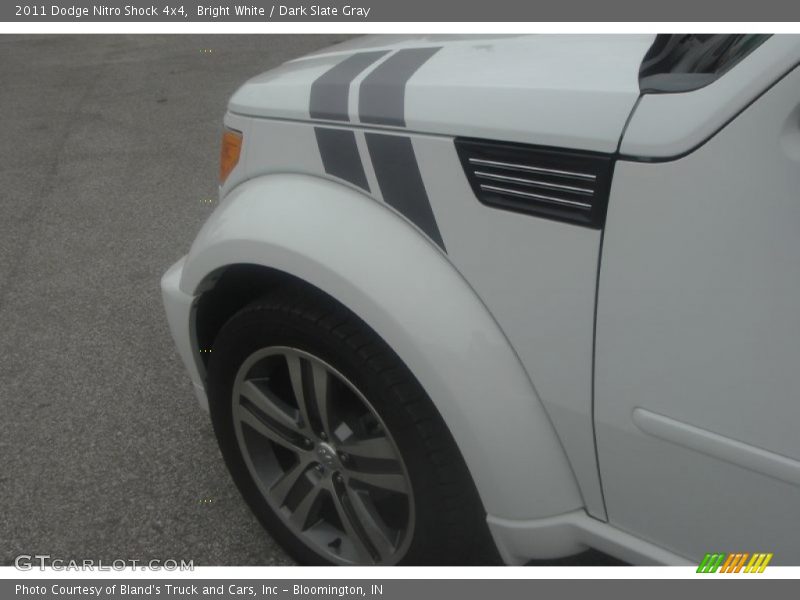 Bright White / Dark Slate Gray 2011 Dodge Nitro Shock 4x4