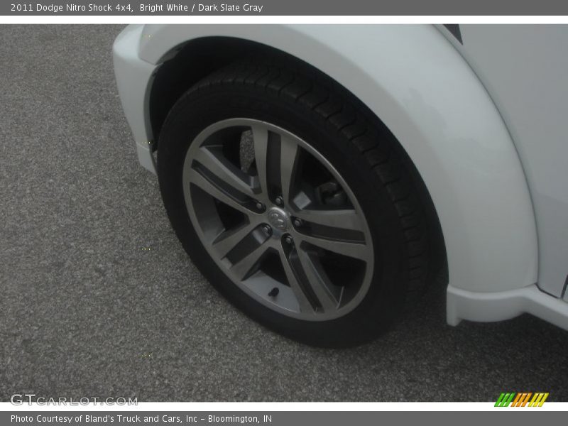 Bright White / Dark Slate Gray 2011 Dodge Nitro Shock 4x4