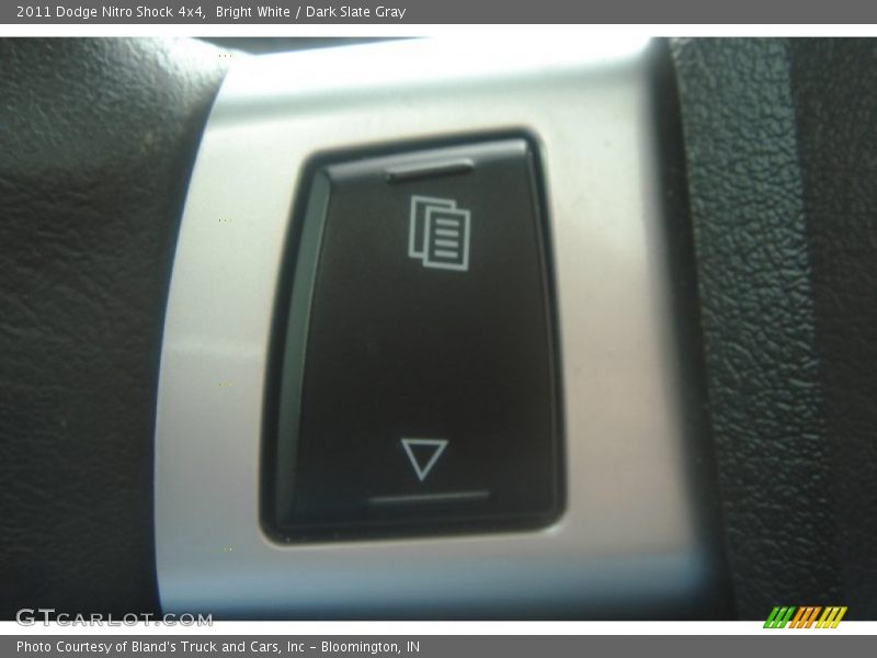Bright White / Dark Slate Gray 2011 Dodge Nitro Shock 4x4