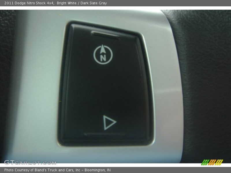 Bright White / Dark Slate Gray 2011 Dodge Nitro Shock 4x4