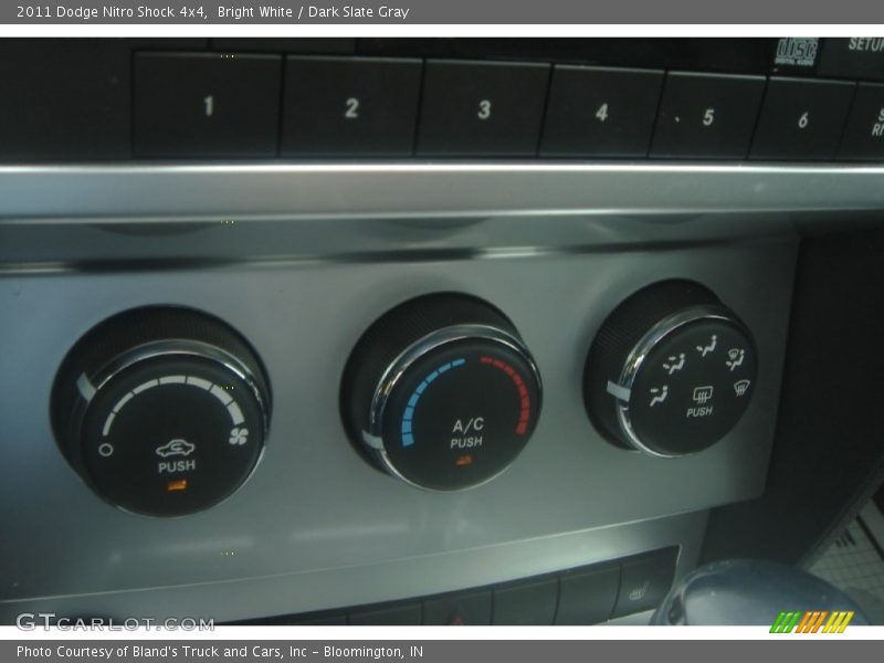 Bright White / Dark Slate Gray 2011 Dodge Nitro Shock 4x4