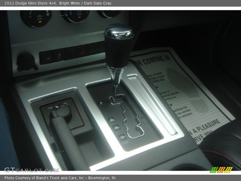 Bright White / Dark Slate Gray 2011 Dodge Nitro Shock 4x4